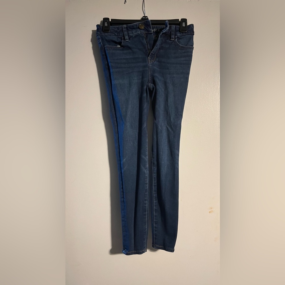 American Eagle, dark blue jagging